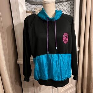 New with tags.  Vintage 80’s Gitano sweatshirt.‎  With shoulder pads.